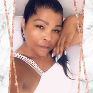 Meet your Posher, Yvette